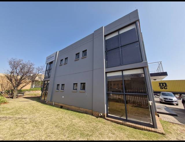 939M² WAREHOUSE TO LET IN JET PARK